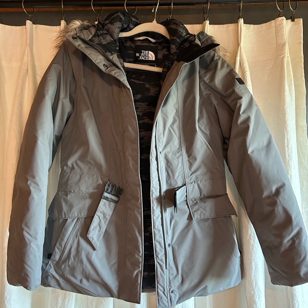 Women’s north face winter coat Small